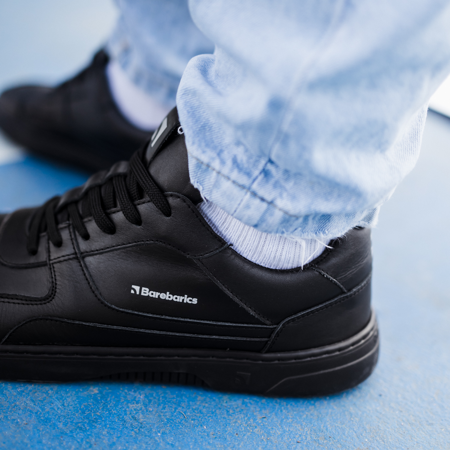 Barefoot Sneakers Barebarics Zing - Black - Leather.
Anatomische Form - Die Turnschuhe passen an die Form der Füße.
Mehr info
moderner Städtestilin der Europäischen Union entworfen und handgefertigt, unter Verwendung lokaler nachhaltiger Materialienhervorragende Haltbarkeit und Farbechtheit der MaterialienDermodry Coolmax®-Technologie für kontinuierlichen Feuchtigkeitsaufnahmeerhältlich in den Größen 36-47 (europäische Maße)