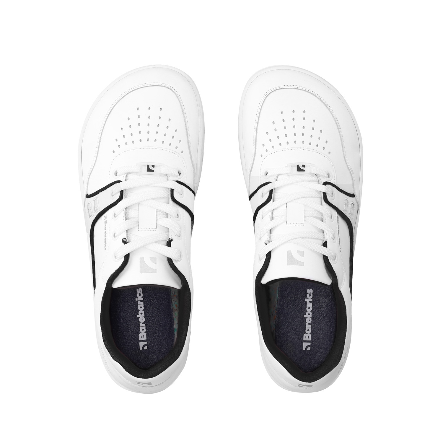 Barefoot Sneakers Barebarics Arise - White & Black.
        Obermaterial besteht aus hochwertigem glattem Nappaleder Es ist eine glatte Lederart, die leicht zu pflegen ist        Innenfutter besteht aus einem äußerst angenehmen Stoff, der auch eine hohe Abriebfestigkeit aufweist        Die Sohle ist aus weichem synthetischem Gummi mit hoher Verschleißfestigkeit        Die Einlegesohle besteht aus PU-Rezyklat und Mikrofaser, die für eine hervorragende Atmungsaktivität sorgen und die Füße trocken halten    
Barfuß-Eigenschaften:
        Anatomische Form - Der Sneaker respektiert die Form der Füße.
Mehr Info:
        Typ: Straßenschuhe        modernes urbanes Design        Entworfen und handgefertigt in der Europäischen Union, unter Verwendung lokaler nachhaltiger Materialien        hervorragende Haltbarkeit und Farbechtheit der Materialien        erhältlich in den Größen 36-47 (europäische Maße)