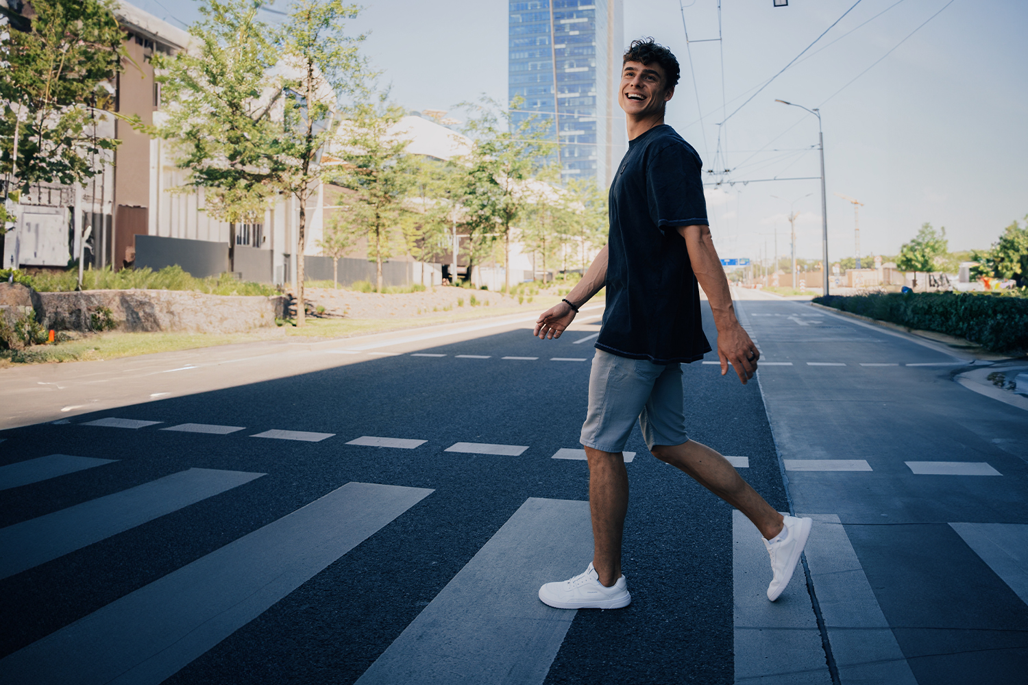 Barefoot Sneakers Barebarics Zing - All White - Leather.
Anatomische Form - Die Turnschuhe passen an die Form der Füße.
Mehr info
moderner Städtestilin der Europäischen Union entworfen und handgefertigt, unter Verwendung lokaler nachhaltiger Materialienhervorragende Haltbarkeit und Farbechtheit der MaterialienDermodry Coolmax®-Technologie für kontinuierlichen Feuchtigkeitsaufnahmeerhältlich in den Größen 36-47 (europäische Maße)