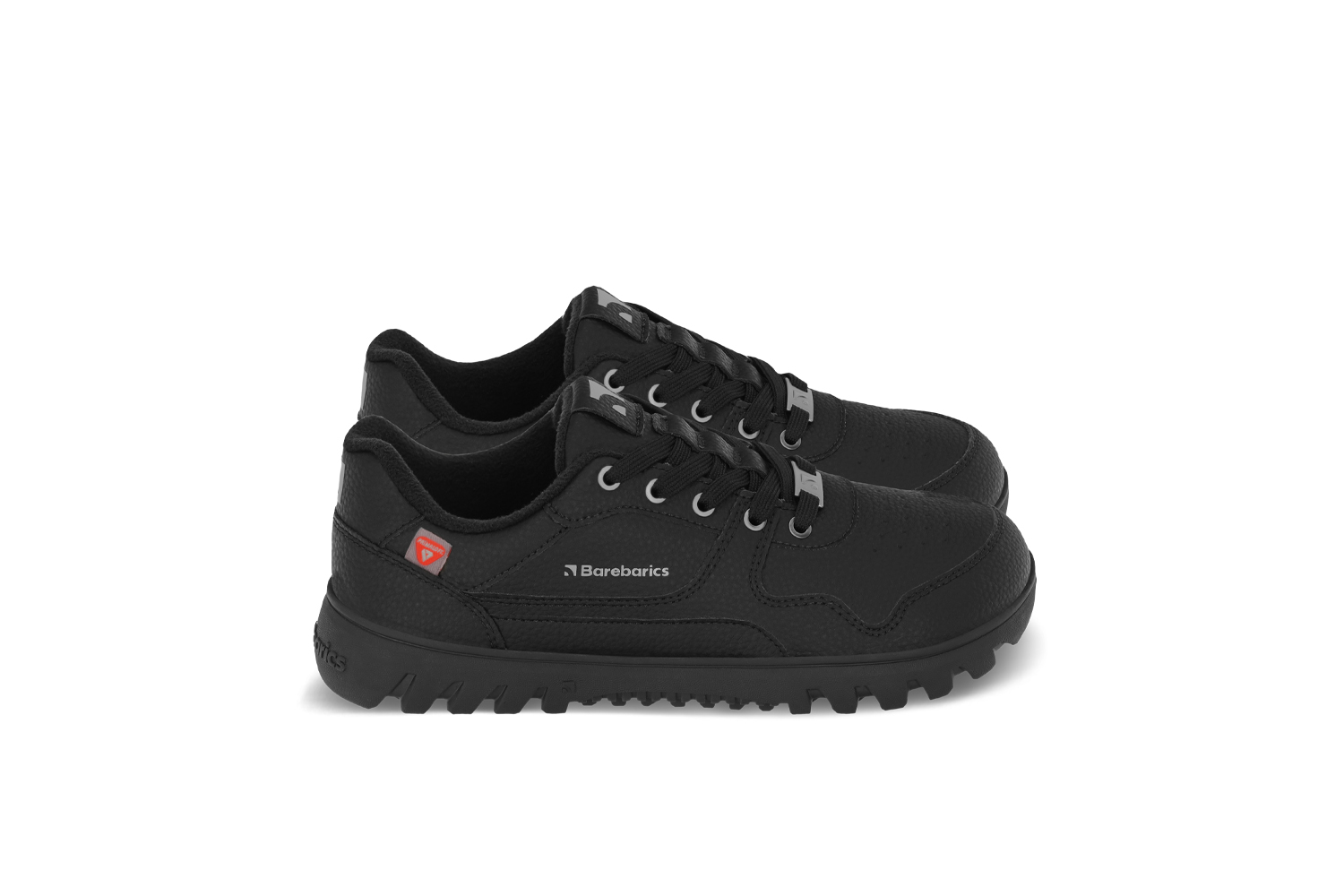 Barefoot Sneakers Barebarics Zing Frost - All Black.
  Obermaterial: Leder  Futter: Fleece + Primaloft-Isolierung  Einlegesohle: PU + Polyester (herausnehmbar)  Sohle: Gummi (PowerGrip)  Herstellung: Vietnam
Barfuß-Eigenschaften:
  Die Barebarics PowerGrip-Außensohle verfügt über ein Profil, das Ihren Gang unterstützt und gleichzeitig ein Ausrutschen verhindert  Die verwendete Primaloft-Technologie ist das absolute Spitzenprodukt unter den wärmeisolierenden Materialien  Obermaterial aus Leder  getestet auf eine Million Biegungen
Vorteile von Barfußschuhen:
  Flexible Sohle  Zero Drop: Ferse und Zehen in einer Ebene für eine korrekte Haltung  Geräumige Zehenbox für Ihre Zehen  Leichter Schuh