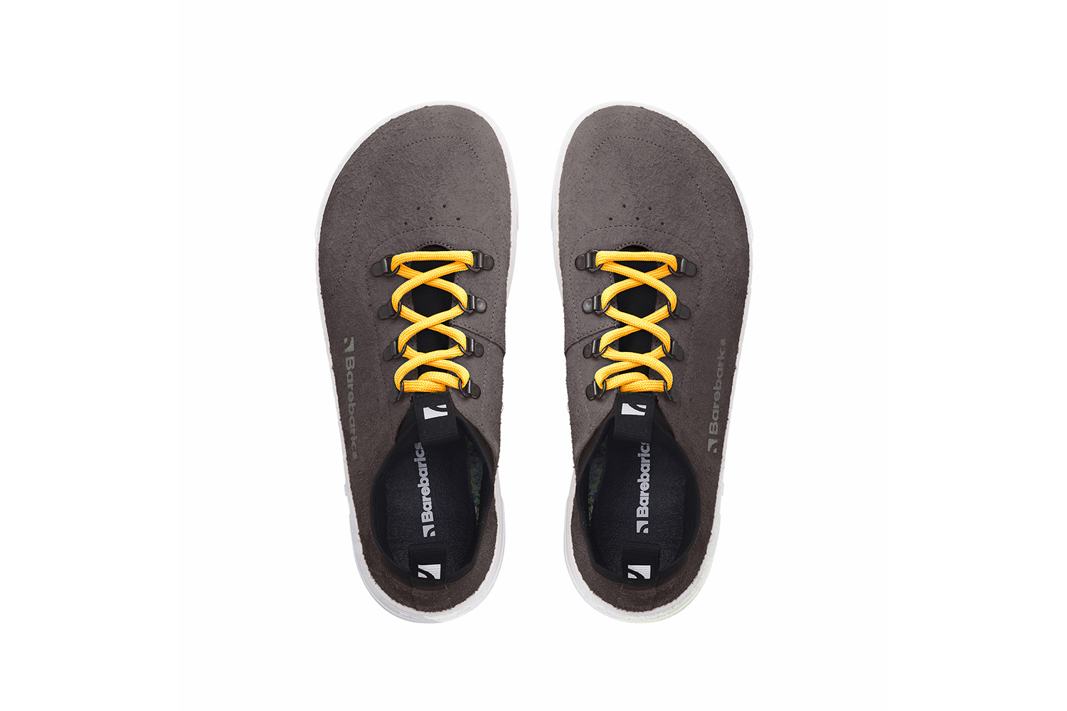 Barefoot Sneakers Barebarics Bronx - Midnight Black.
Die Barebarics-Sneaker werden nach einem umweltfreundlichen Verfahren hergestellt.
  Das Obermaterial besteht aus Leder und Textil  Das Futter ist aus Lycra und Mikrofaser  Die Sohle ist aus weichem, synthetischem Gummi mit hoher Strapazierfähigkeit hergestellt.


Barfuß-Eigenschaften
    Anatomische Form - Die Sneakers passen sich der Form der Füße an.

Mehr info

moderner Städtestilin der Europäischen Union entworfen und handgefertigt, unter Verwendung lokaler nachhaltiger Materialienhervorragende Haltbarkeit und Farbechtheit der Materialienerhältlich in den Größen 36-47 (europäische Maße)