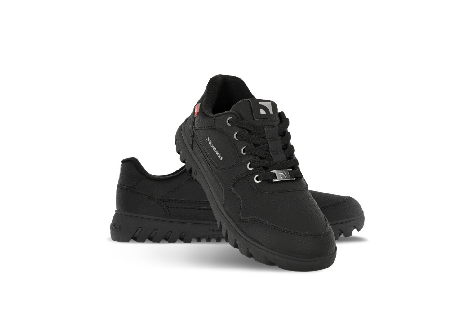 Barefoot Sneakers Barebarics Zing Frost - All Black.
  Obermaterial: Leder  Futter: Fleece + Primaloft-Isolierung  Einlegesohle: PU + Polyester (herausnehmbar)  Sohle: Gummi (PowerGrip)  Herstellung: Vietnam
Barfuß-Eigenschaften:
  Die Barebarics PowerGrip-Außensohle verfügt über ein Profil, das Ihren Gang unterstützt und gleichzeitig ein Ausrutschen verhindert  Die verwendete Primaloft-Technologie ist das absolute Spitzenprodukt unter den wärmeisolierenden Materialien  Obermaterial aus Leder  getestet auf eine Million Biegungen
Vorteile von Barfußschuhen:
  Flexible Sohle  Zero Drop: Ferse und Zehen in einer Ebene für eine korrekte Haltung  Geräumige Zehenbox für Ihre Zehen  Leichter Schuh